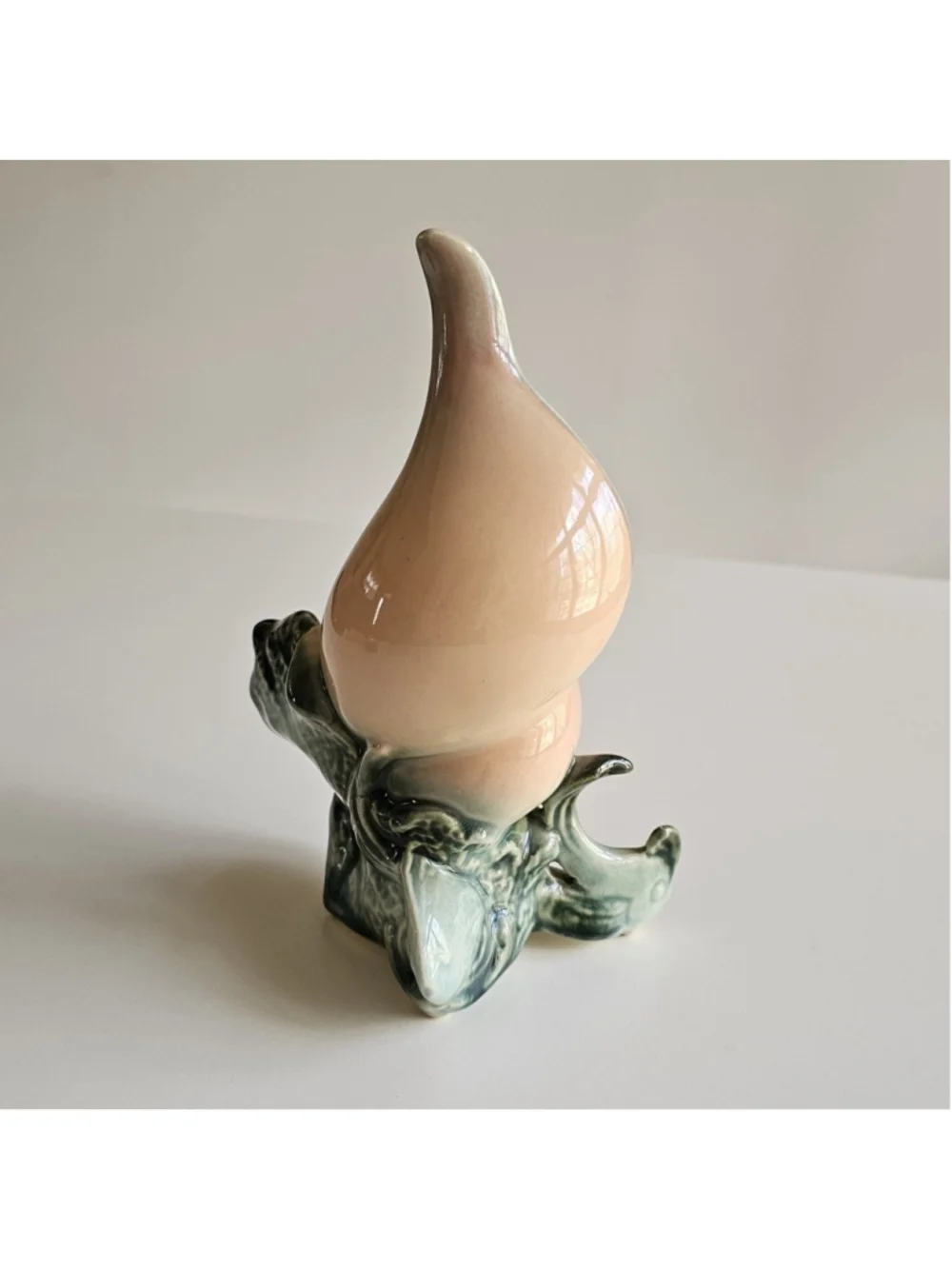 Mid-Century Modern Hull Pottery Ebb Tide Conch Shell Bud Vase - Peach & Green 7